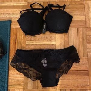 Adore me bra and panty set, 32B and XS